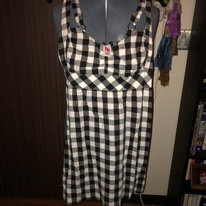 Checkered sleeveless dress